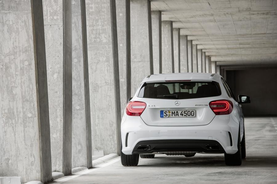  Mercedes-Benz A45 AMG 2013 года  (фото 23 из 55)